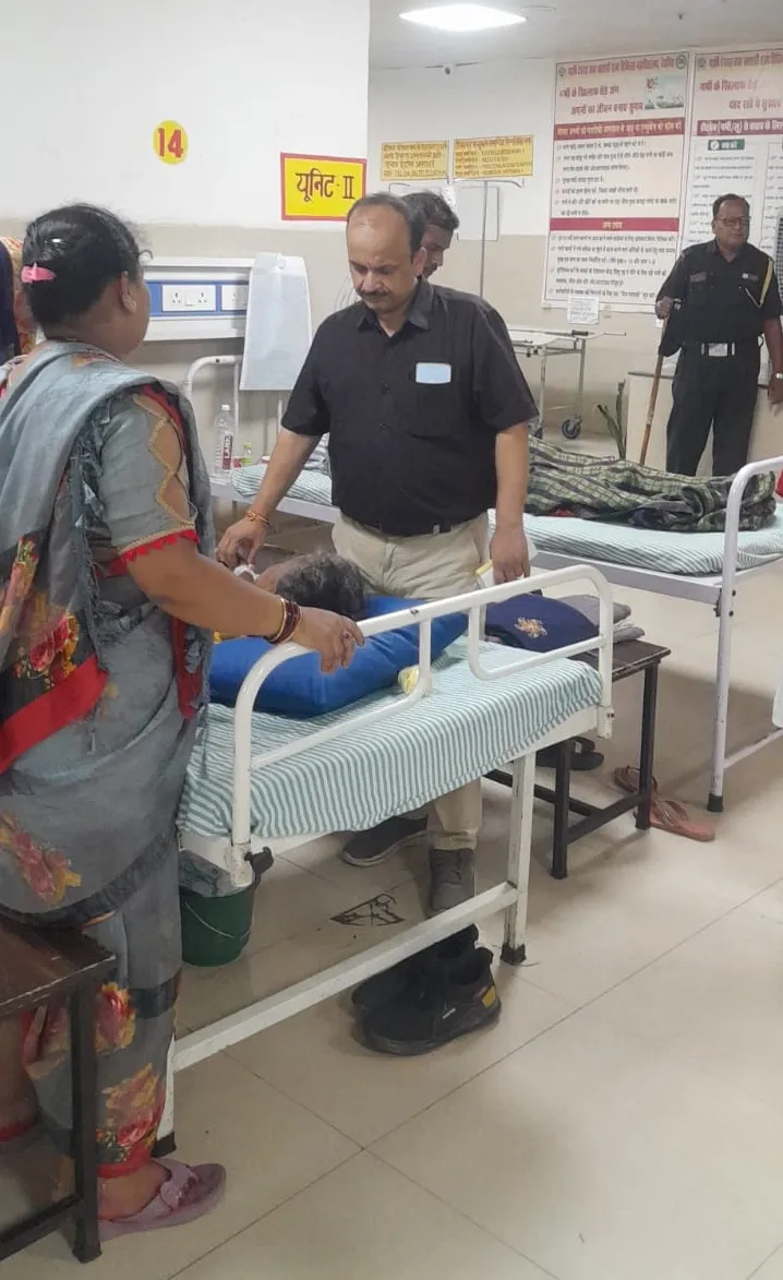 सीएमएस ने स्वास्थ्य सेवाओं का लिया जायजा, बेहतर उपचार व्यवस्था पर दिया जोर