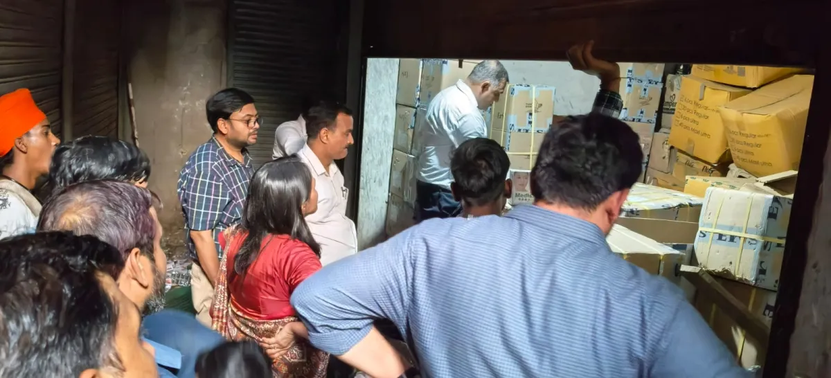 आगरा में 3.63 करोड़ की नकली दवाएं जब्त, 8 अवैध गोदाम सील