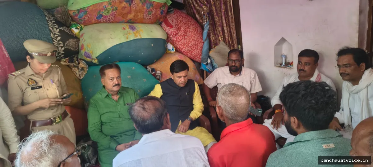 दिवंगत शिवानंद चौरसिया के परिवार से मिले देवरिया सांसद