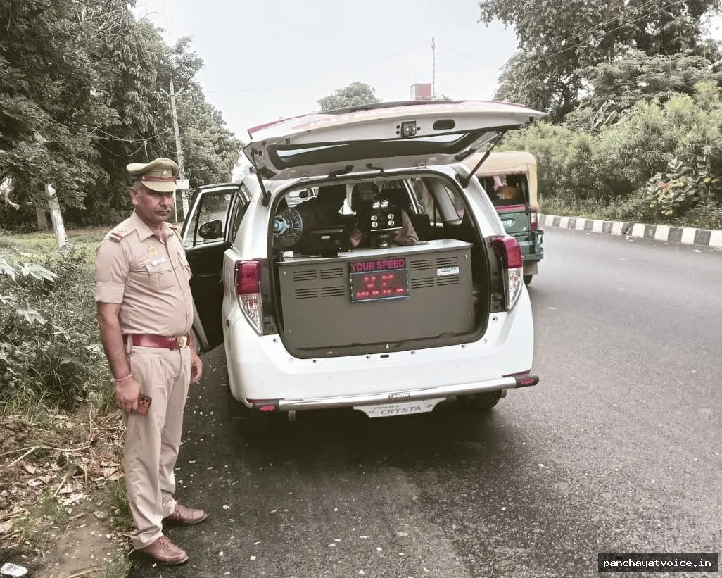 स्पीड सनकी सावधान! देवरिया पुलिस का बड़ा एक्शन, एक ही दिन में 356 चालान, 3 वाहन सीज