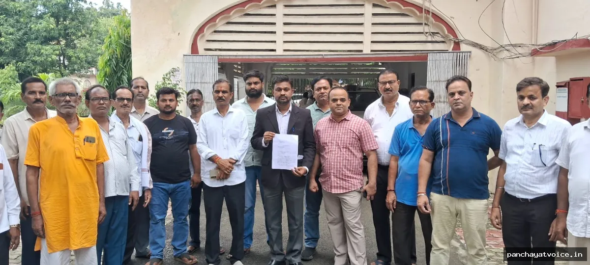 देवरिया में भीखमपुर रोड-स्टेशन ओवरब्रिज का पुरजोर विरोध: व्यापारियों और स्थानीय लोगों ने मुख्यमंत्री को भेजा ज्ञापन