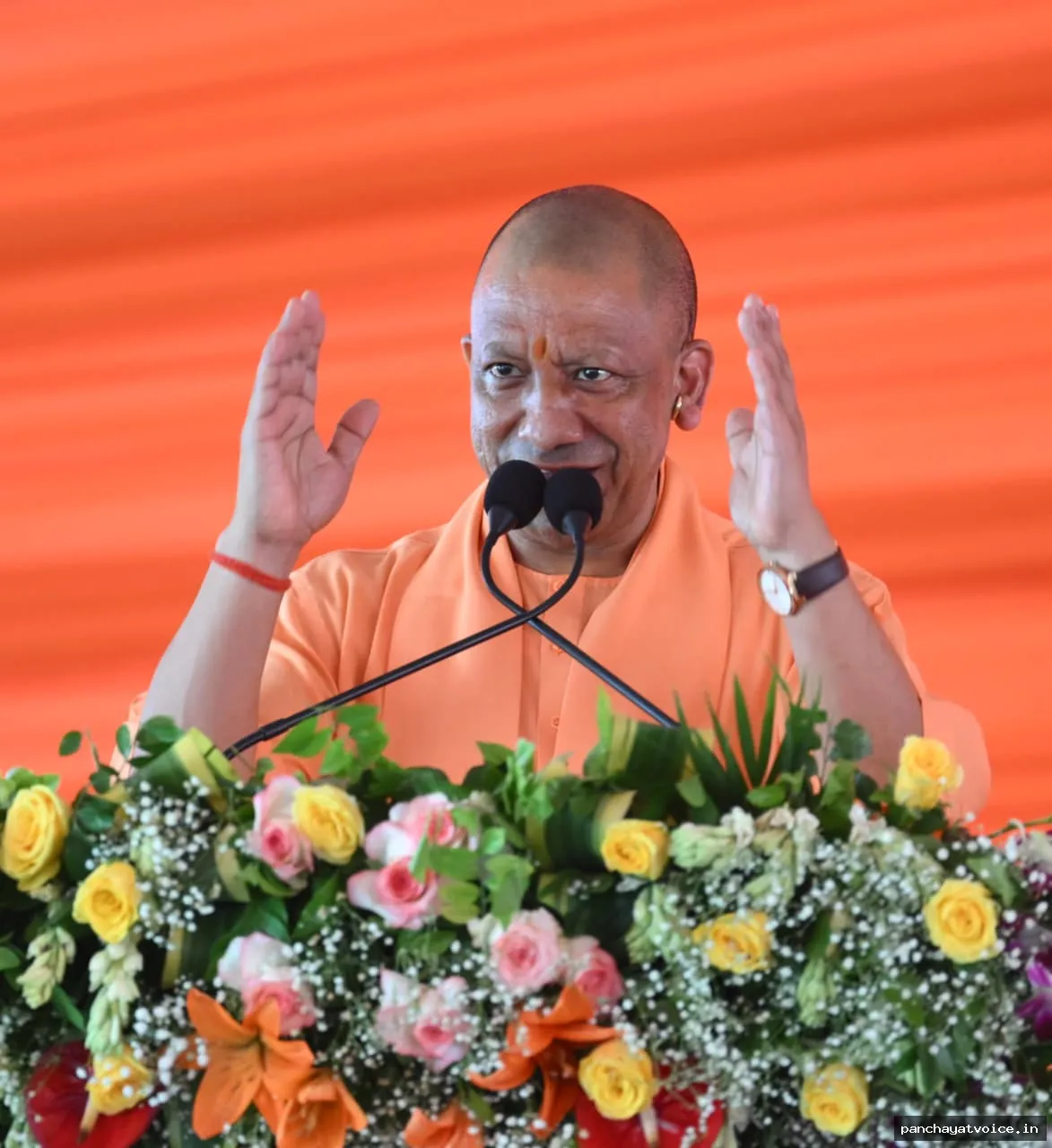 योगी सरकार की जीरो टॉलरेंस नीति: लापरवाही पर पांच तहसीलदार निलंबित, 13 अन्य को नोटिस