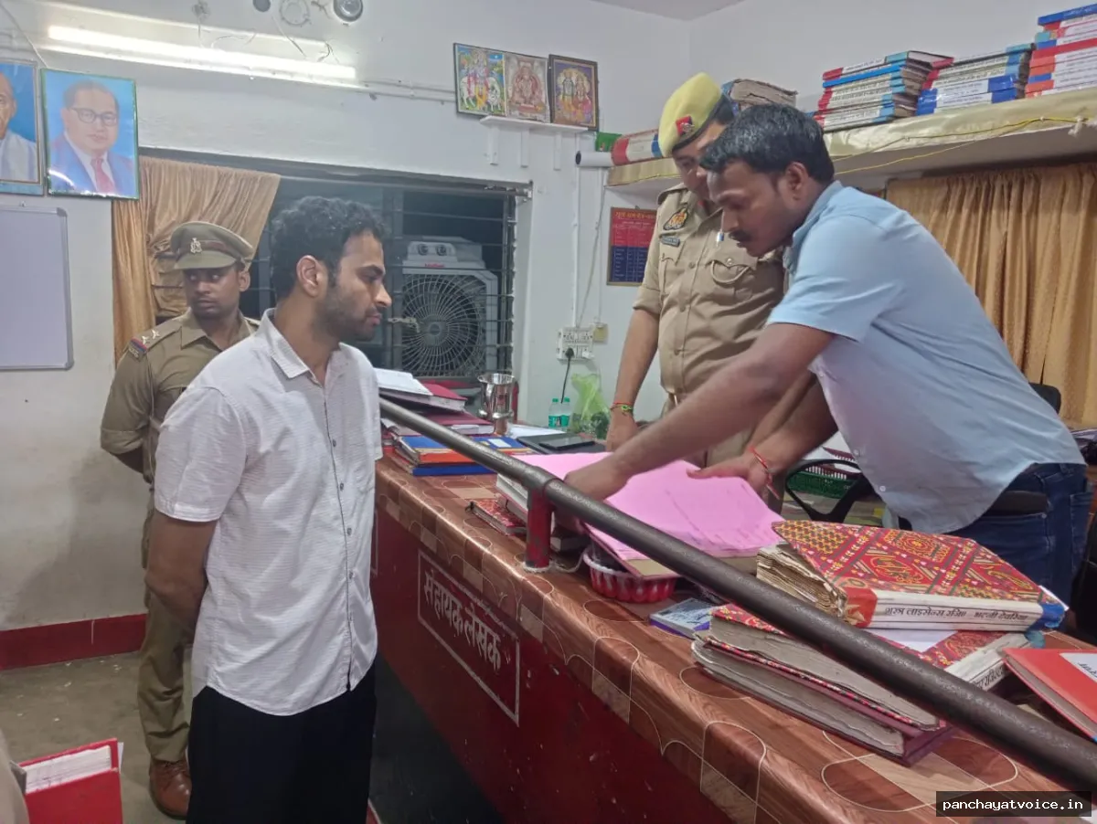 औचक निरीक्षण में डीएम ने परखी भटनी थाने की व्यवस्था