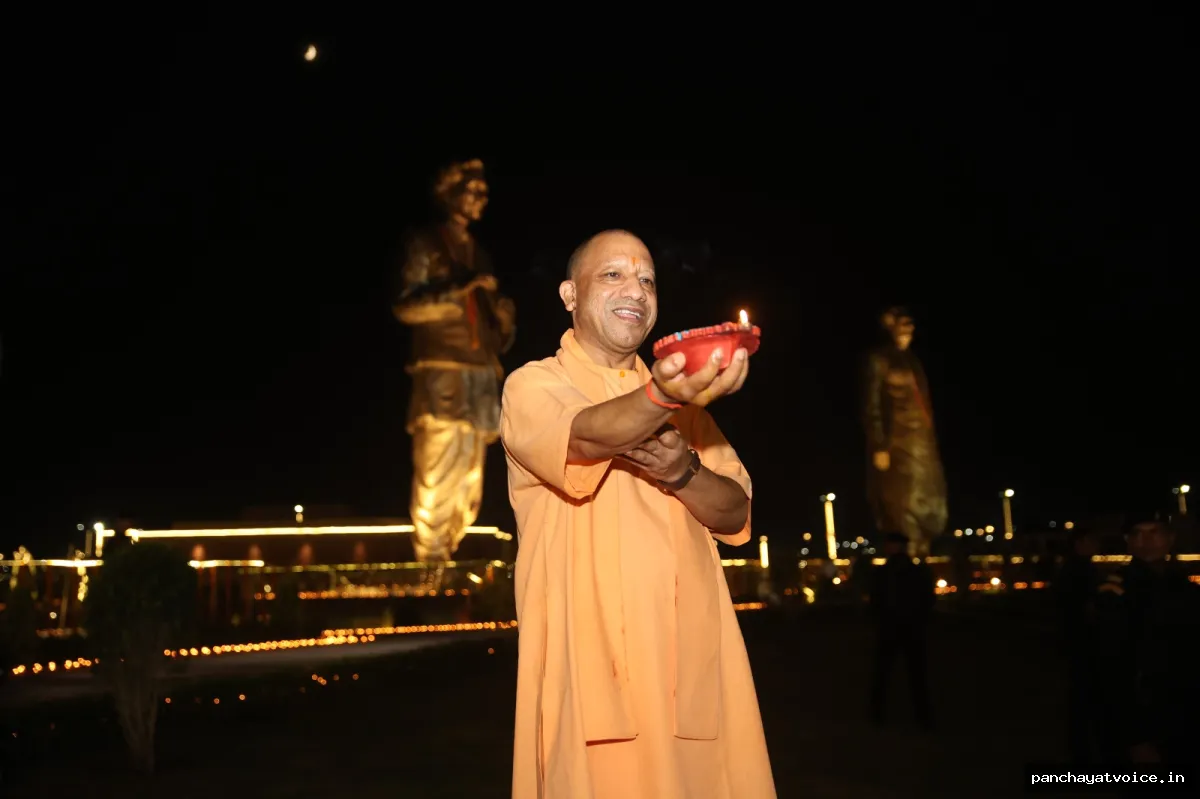 प्रेरणा स्थल पर जले आशीर्वाद के दीये, सीएम योगी ने शुरू किया सेवा संकल्प अभियान