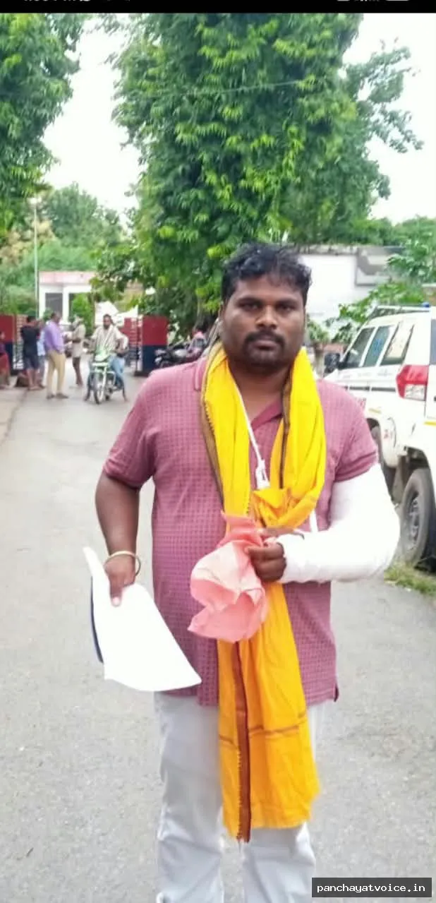 देवरिया में फल विक्रेता से मारपीट का आरोप, तीन दिन से कोतवाली के चक्कर काट रहा पीड़ित