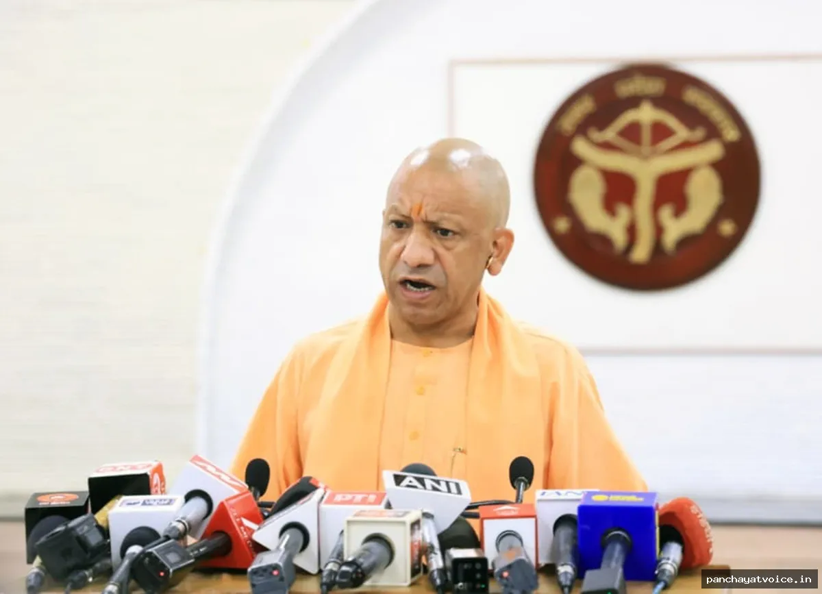 SIR पर बोले मुख्यमंत्री योगी, कहा-राजनीतिक स्वार्थ के लिए लोकतांत्रिक मूल्यों को कमजोर करने की साजिश कर रही कांग्रेस