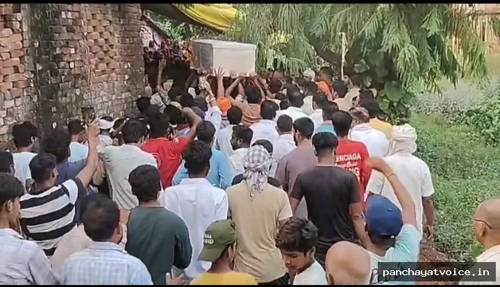40 दिन पहले कमाने गया था, अब ताबूत में लौटा देवरिया का लाल